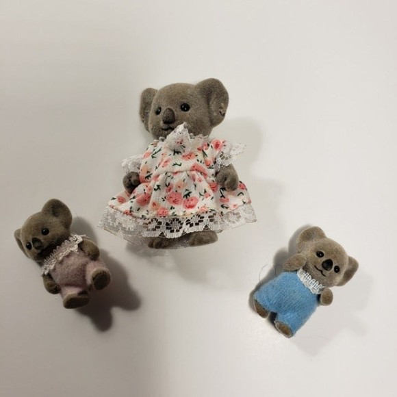 Vintage Flocked Koala Toy Family Miniature Mother Boy Girl Articulated Clothes - Picture 2 of 8